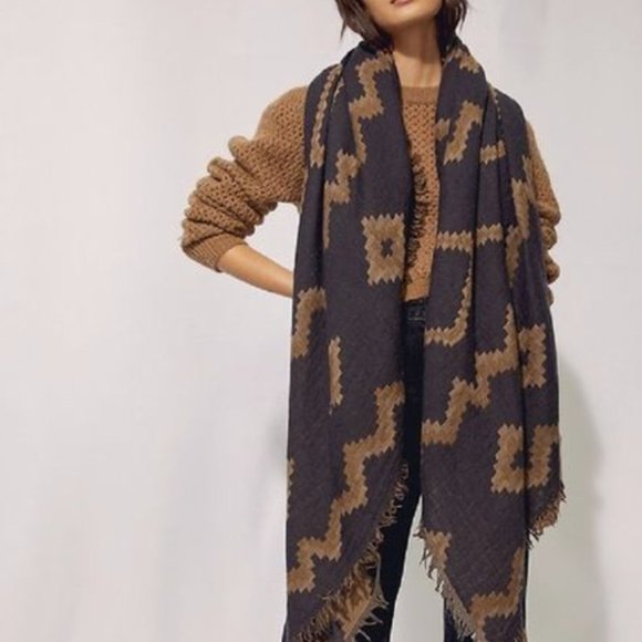 Wilfred/Aritzia Diamond Mosaic Scarf - Picture 1 of 2
